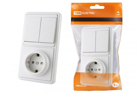 TDM ELECTRIC SQ1813-0002 Блок комбинированный БКВР 2-х кл. выкл + розетка 2П+З с з/ш TDM